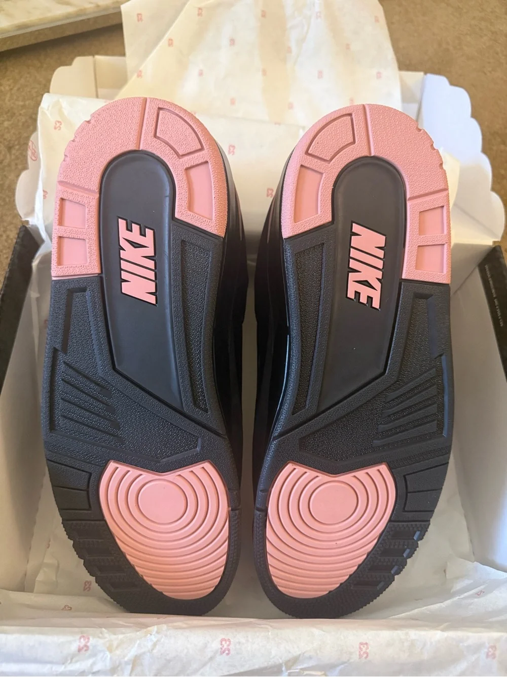 Jordan• 2/3 in Black/Rust Pink